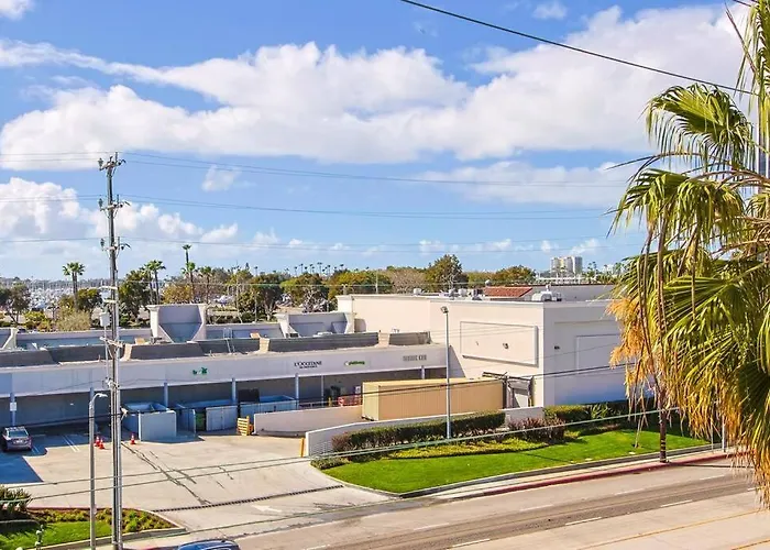 Outstanding 2Bdr Near Venice Beach - Gym-Pool-Free Parking